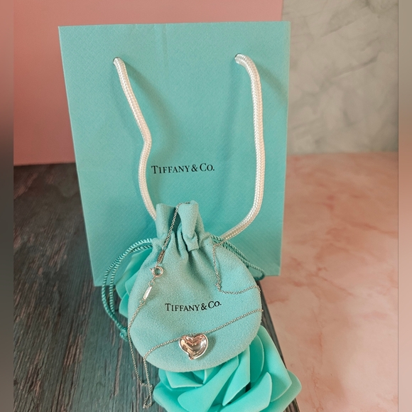 💗Tiffany & Co. Full Heart Elsa Peretti 925 Sterling Silver Vintage Necklace✨ - Picture 3 of 16